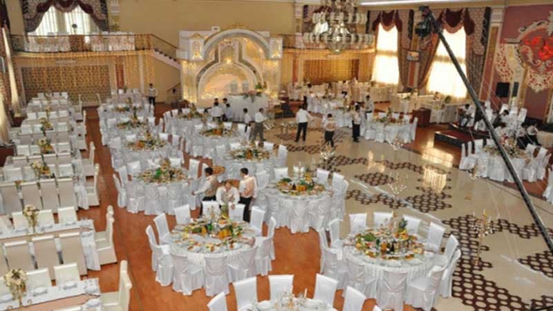 Bu şadlıq evi 2 milyona satıldı: Sökülür (FOTO)