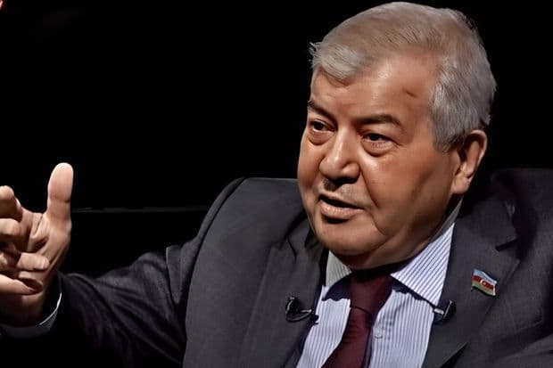 Deputat qadınları qınaq atəşinə tutdu: “Uşağı əməliyyatla dünyaya gətirirlər, bunun nəyi analıqdır?!” (VİDEO)
