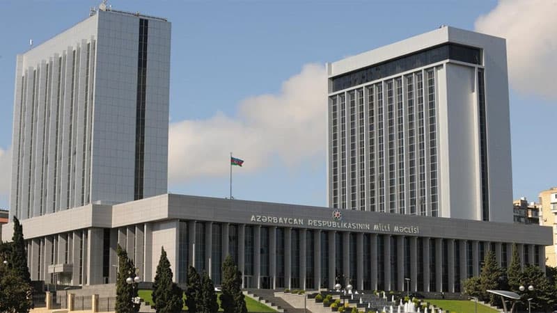 Növbədənkənar seçki: Yeni parlamentdə hansı deputatları təkrar görmək istərdiniz? – SORĞU