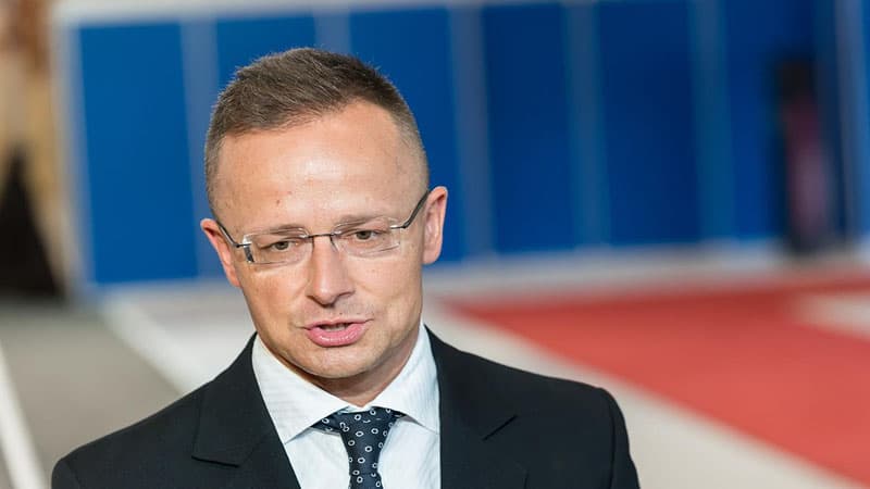 "Ukrayna bizim üçün döyüşmür" -  Macarıstan xarici işlər naziri