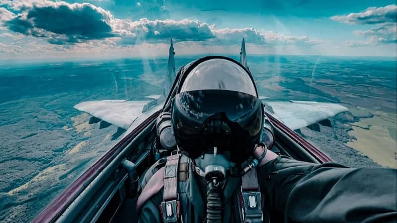 MiQ-29 qırıcısının pilotu iki kamikadze “Şahed”i necə vurduğundan danışdı