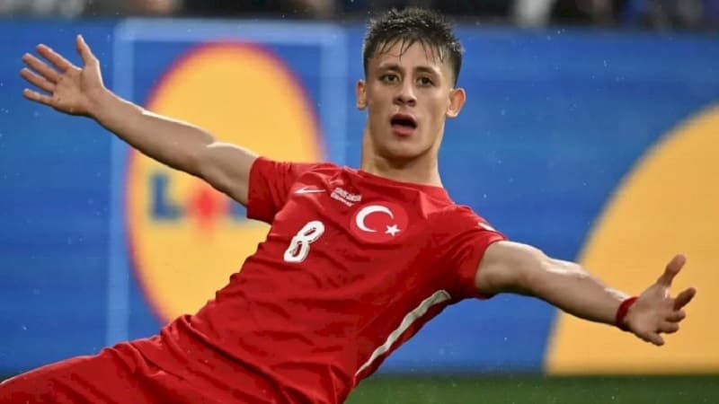 Arda Gülərdən Montella ilə bağlı paylaşım (FOTO)