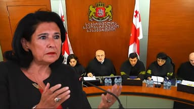 Gürcüstan prezidenti “xarici agentlər” qanunundan məhkəməyə şikayət edəcək