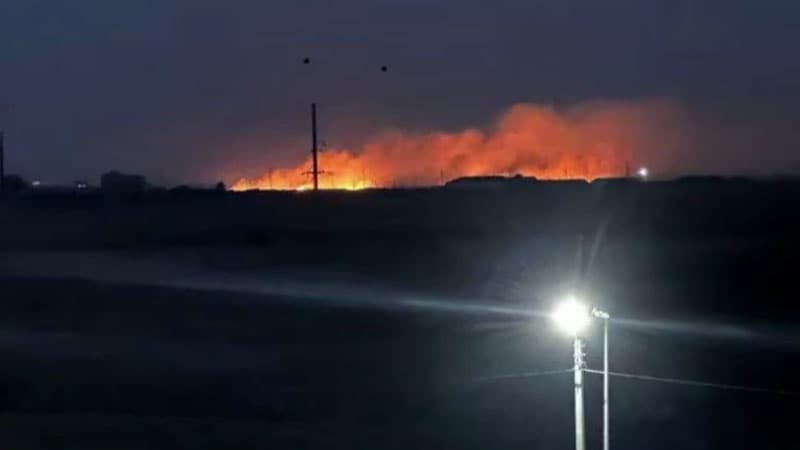 Volqoqrad aerodromuna PUA hücumu oldu, yanğın başladı (VİDEO)