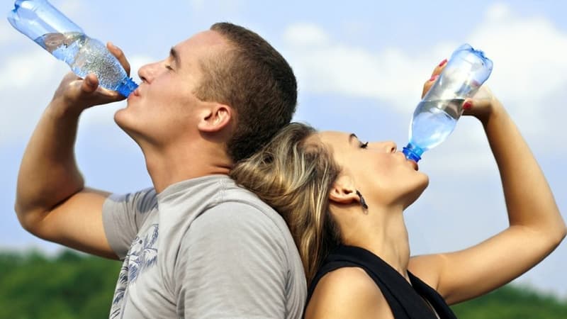 Plastik butulkalardan içilən su qan təzyiqini artıra bilər