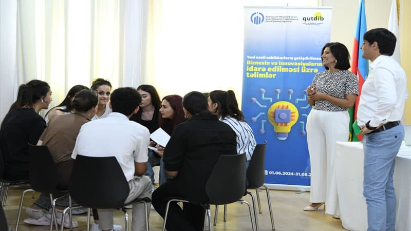 Gənclərin davamlı biznes innovasiyaları yaratmaları üçün təlimlər keçirildi