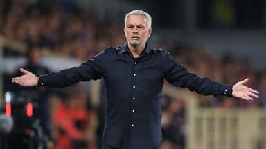 Mourinyo "Fənərbağça"nı ingilis klubuna dəyişə bilər