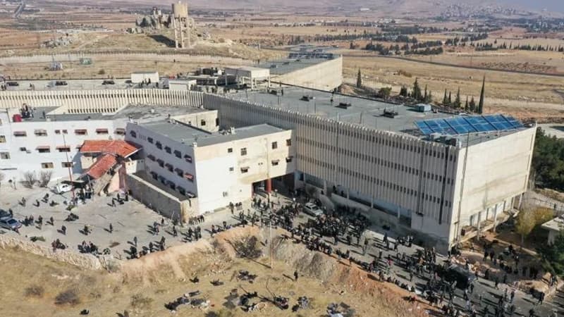 Əsəd rejiminin "ətçəkən" ləqəbli həbsxanası tam boşaldılıb