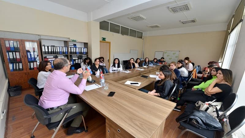 "Qadın-kişi münasibətlərinin ailənin sağlam formalaşmasında rolu" mövzusunda seminar keçirildi