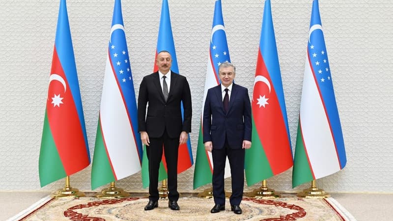 Şavkat Mirziyoyev Azərbaycan Prezidentinə zəng etdi