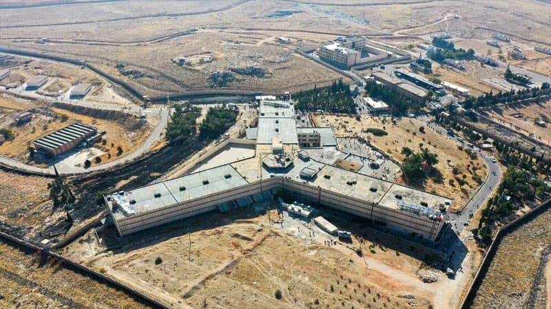 157 min məhbus, 72 işgəncə növü - Əsədin "insan qəssabxanası" Sednaya