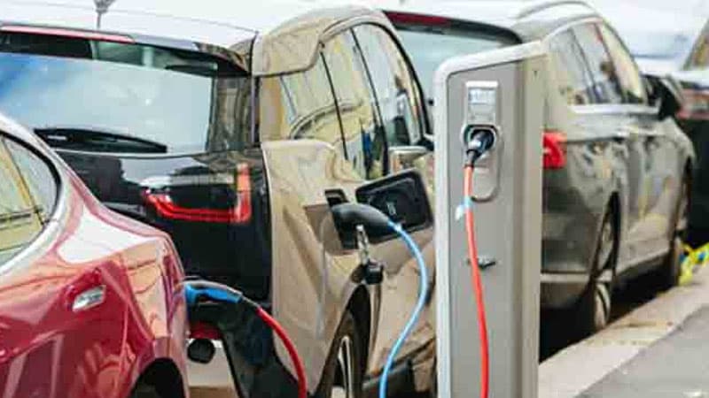 Elektromobillərin icbari sığortasının onlayn rəsmiləşdirilməsinə başlanıldı