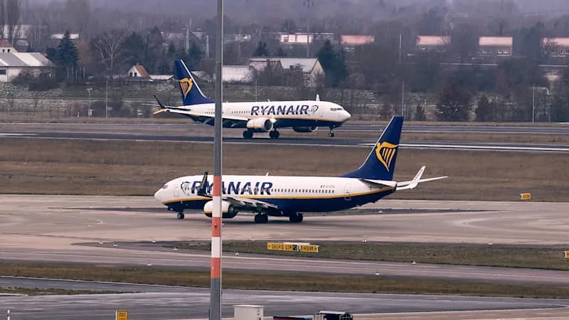 "Ryanair" təyyarəsinin Berlinə enişinə qadağa qoyuldu, 250 km uzağa endi