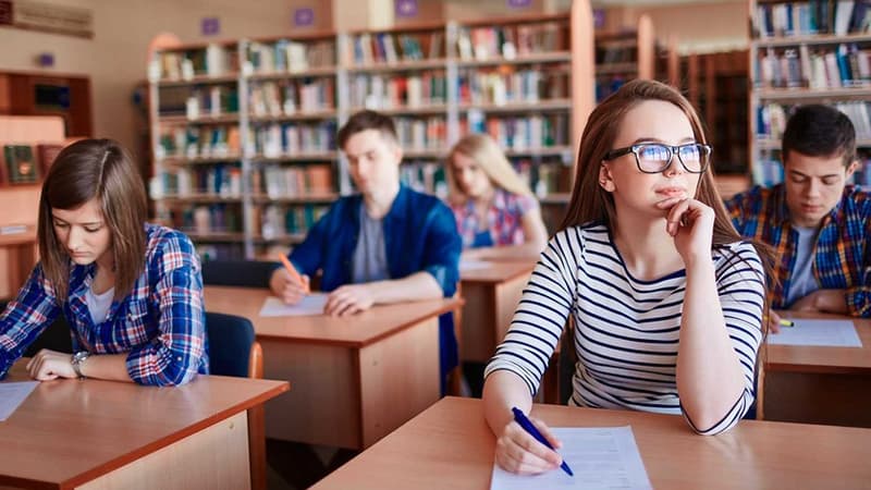 Universitetlərdə semestr imtahanları arasındakı müddət nə qədər olmalıdır?