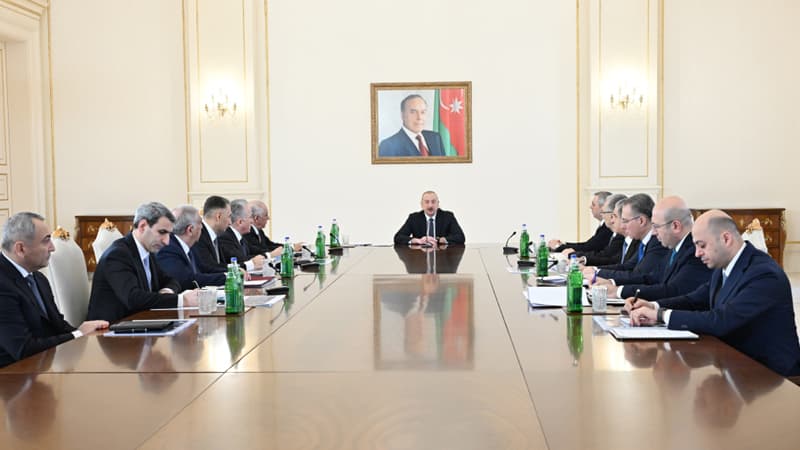 Nəqliyyat məsələlərinə həsr olunmuş müşavirə keçirildi: Prezident çıxış etdi (YENİLƏNİB)