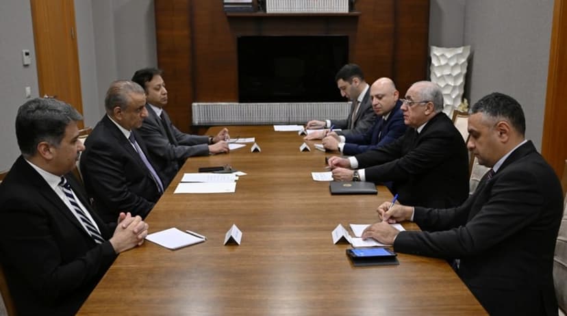 Əli Əsədov pakistanlı nazirlə strateji tərəfdaşlıq məsələlərini müzakirə etdi