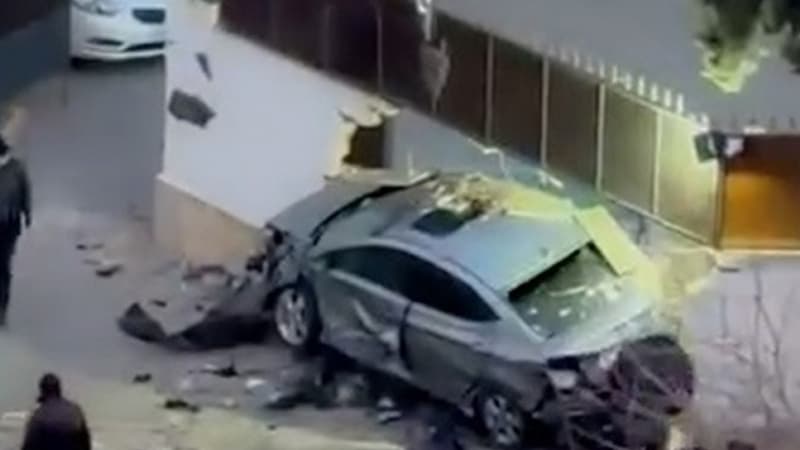 Maşını polis bölməsinin hasarına çırpdı - DİN-dən açıqlama (VİDEO)