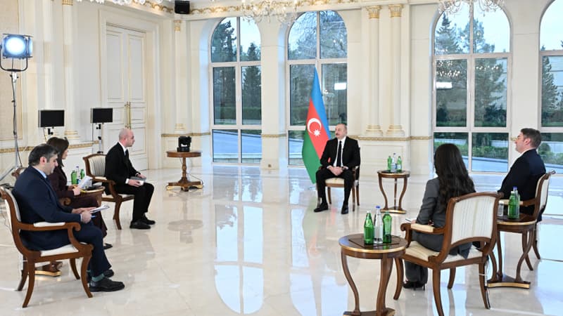 Prezident yerli televiziya kanallarına müsahibə verdi (FOTO)