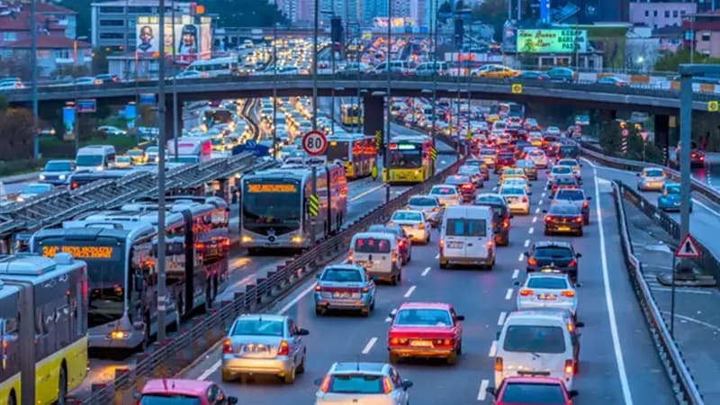 Dünyanın ən sıx tıxaclı şəhərləri - İstanbul Nyu-Yorku keçdi, lider oldu