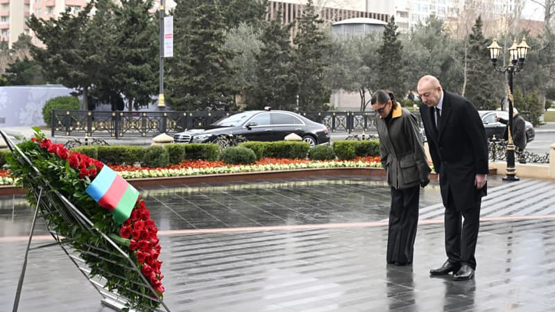 İlham Əliyev və Mehriban Əliyeva Xocalı soyqırımı abidəsini ziyarət etdi (FOTO)