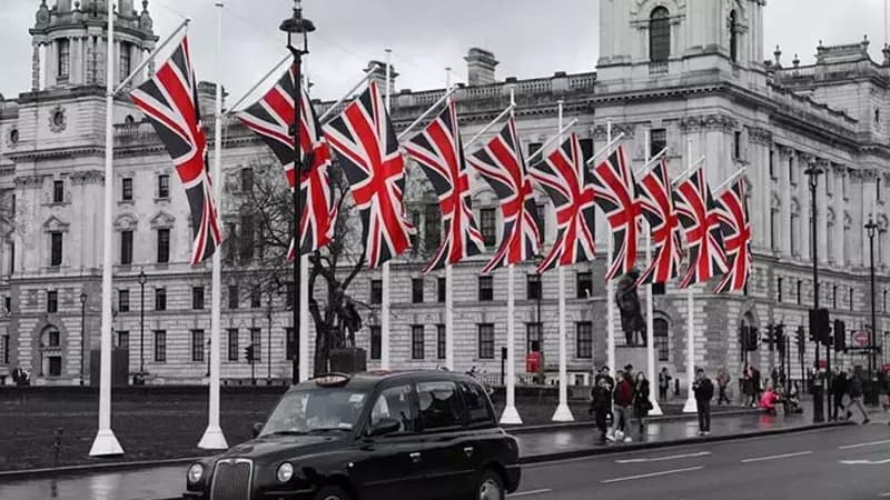 Britaniyada "WhatsApp" qalmaqalı: Nazir, deputat və daha 11 nəfər vəzifədən kənarlaşdırıldı