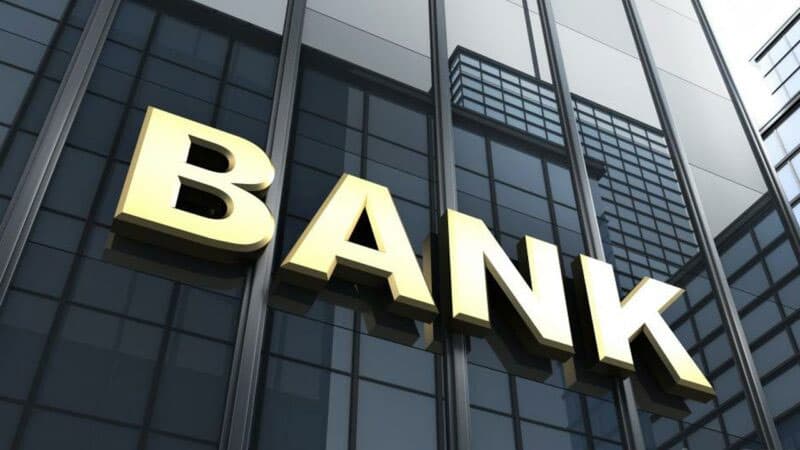 Banklarımız 4 milyard manata yaxın faiz yığıb