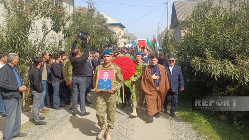 Minaya düşərək həlak olan hərbçimiz dəfn edildi (YENİLƏNİB/FOTO)