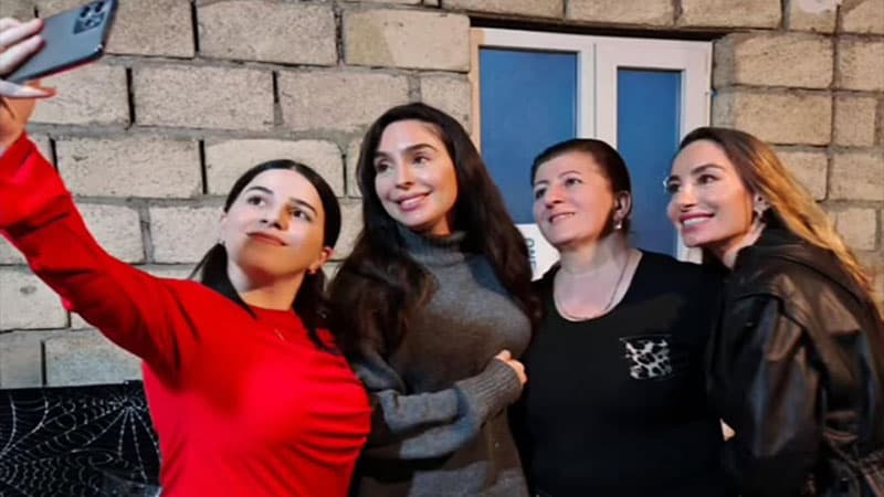 Leyla və Arzu Əliyevalar Qəbələdə (FOTO)