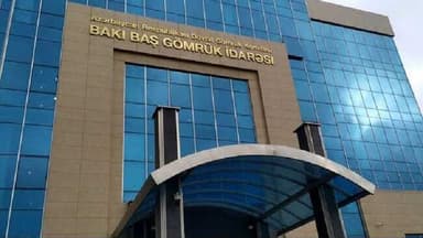 Gömrük əməkdaşlarından növbəti narazılıq: "Gecə saatlarına qədər işləyirik" (RƏSMİ CAVAB)