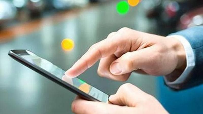Ölkədən getmək hüququ məhdudlaşdırılmış borclu şəxslərə SMS göndəriləcək