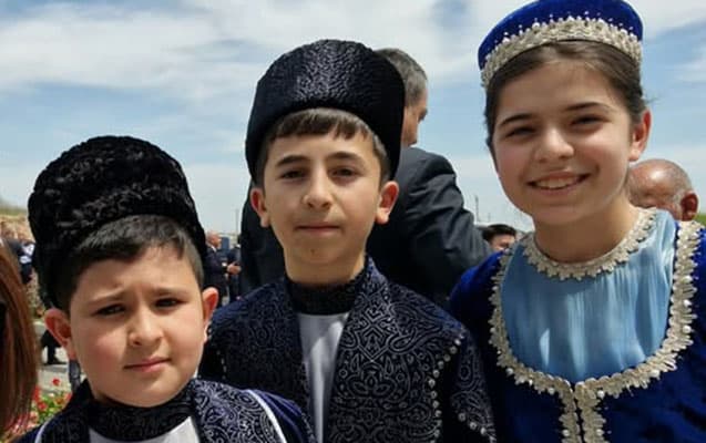 Prezidenti kövrəldən uşaqlar... (VİDEO)