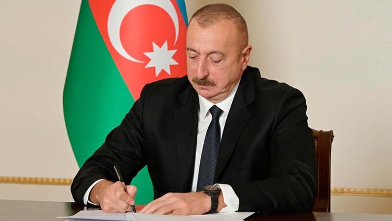 Prezident bu şəxsləri təltif etdi (SƏRƏNCAM)