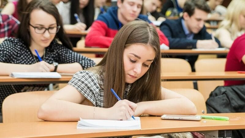 Daha iki ali məktəbə qəbul prosedurlarını özləri aparmaq hüququ verildi