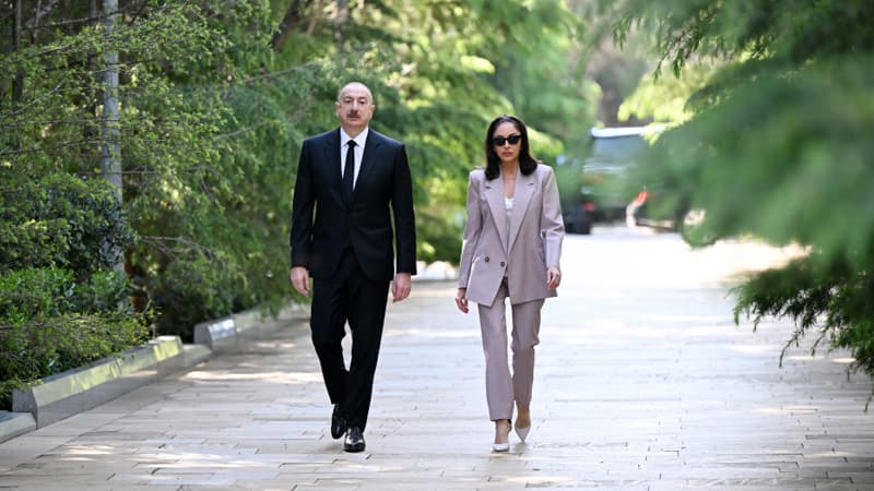 Prezident və birinci xanım Heydər Əliyevin məzarını ziyarət etdi (FOTO)