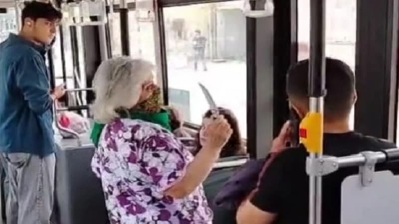 Bakıda avtobusda bıçaqla qeyri-adekvat hərəkətlər edən qadın saxlanıldı (VİDEO/YENİLƏNİB)