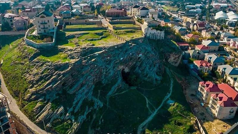 Bakıda dağ satışa çıxarıldı (FOTO)