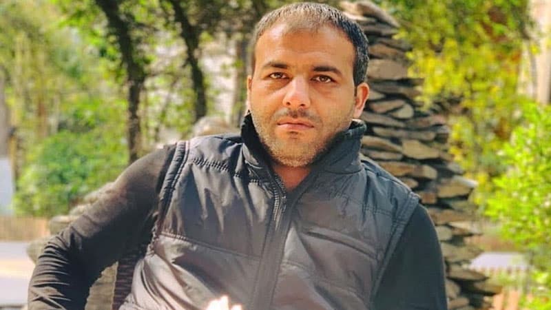Bakıda marketin qarşısında 2 nəfəri cərəyan vurub öldürdü (FOTO)