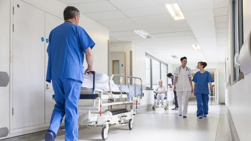 Apreldə KTM-ə zəhərlənmə səbəbi ilə 126 nəfər gətirildi - 4-ü öldü
