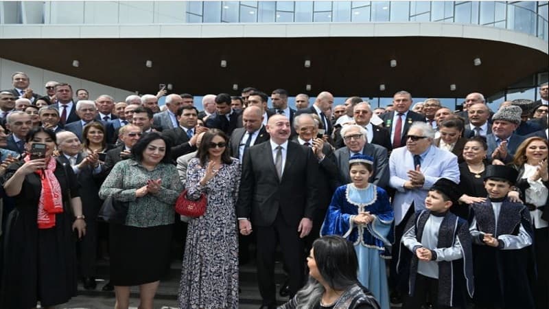 Prezident "Qarabağ" mahnısını ifa etdi (VİDEO)