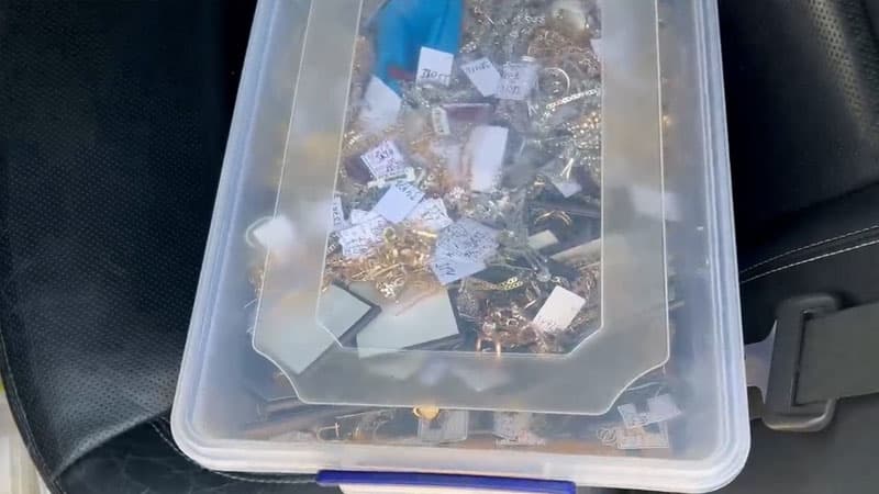 10 kiloqram qızılı talayıb bataqlıqda gizləndilər, ələ keçdilər