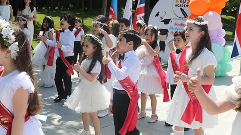 "Kids Academy by British School"da məzun günü (FOTO)