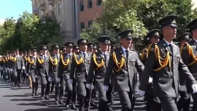 Bakıda hərbçilərin yürüşü keçirildi (YENİLƏNİB)