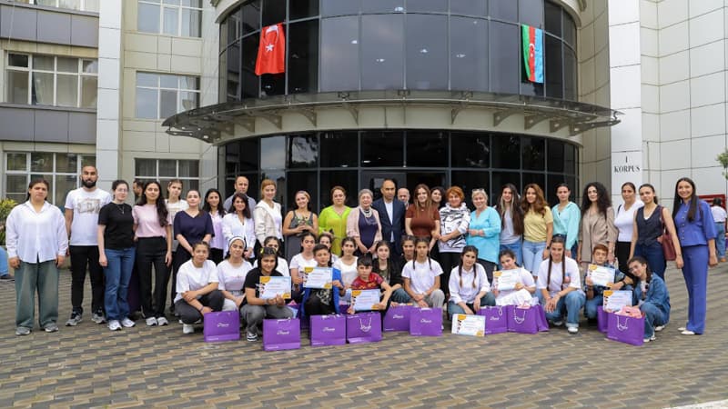 Azercell diqqət və qayğıya ehtiyacı olan iki nəsli bir araya gətirdi