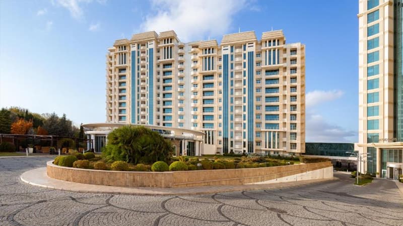 "Badamdar Hotel"in baş xəzinadarı "vergül"lə pul mənimsədi - Sevgilisinə xərclədi