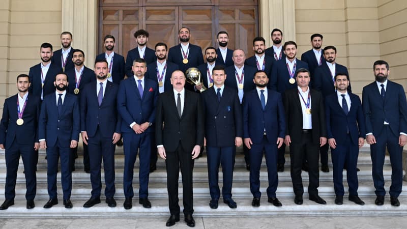 İlham Əliyev minifutbol üzrə milli komandamızın üzvlərini qəbul etdi (YENİLƏNİB)