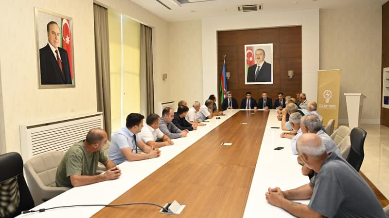 "Azərişıq" nümayəndələri Xızıda fermer və sahibkarlarla görüşdü (FOTO)