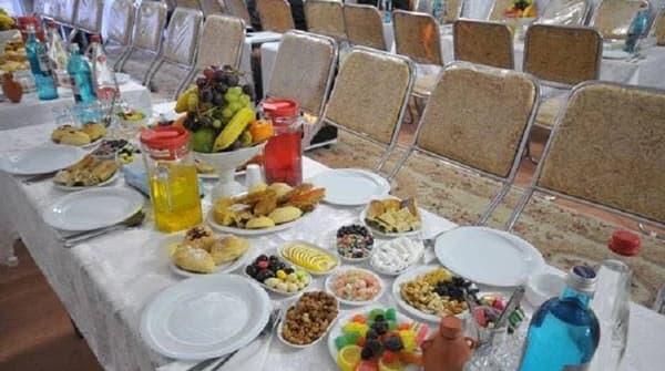 Yas süfrələrində israfçılıqdan niyə əl çəkə bilmirik?