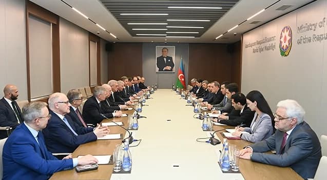Azərbaycanla Rusiya arasında ikitərəfli münasibətlər müzakirə olundu