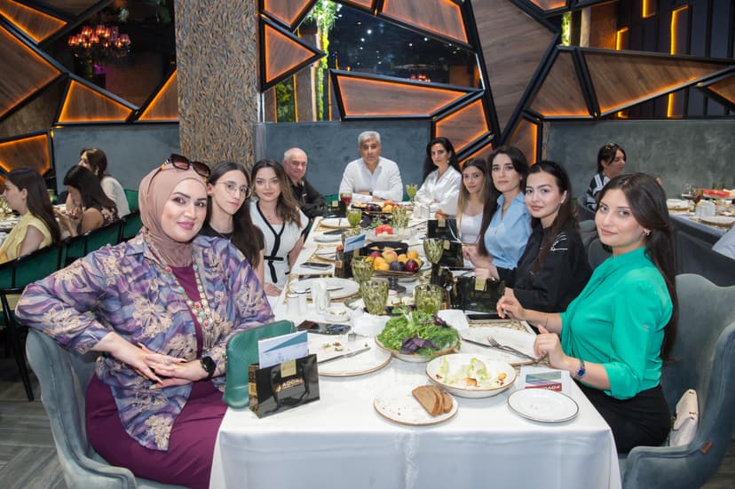 ADSEA jurralistlərin 150 illik yubiley bayramını təbrik etdi (FOTO)