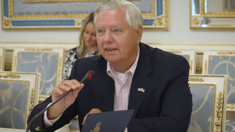 Lindsi Qrem Putinə səsləndi: "Tramp sənə yaxşı bir dərs verməyə hazırlaşır"